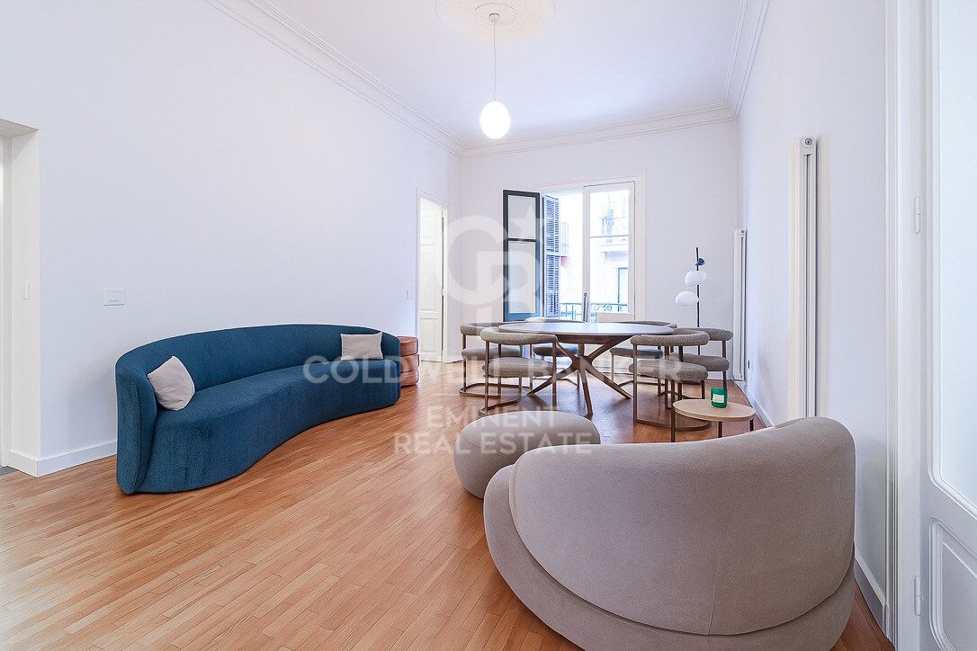 Exclusiva residencia reformada en El Born con vistas a Santa María del Mar