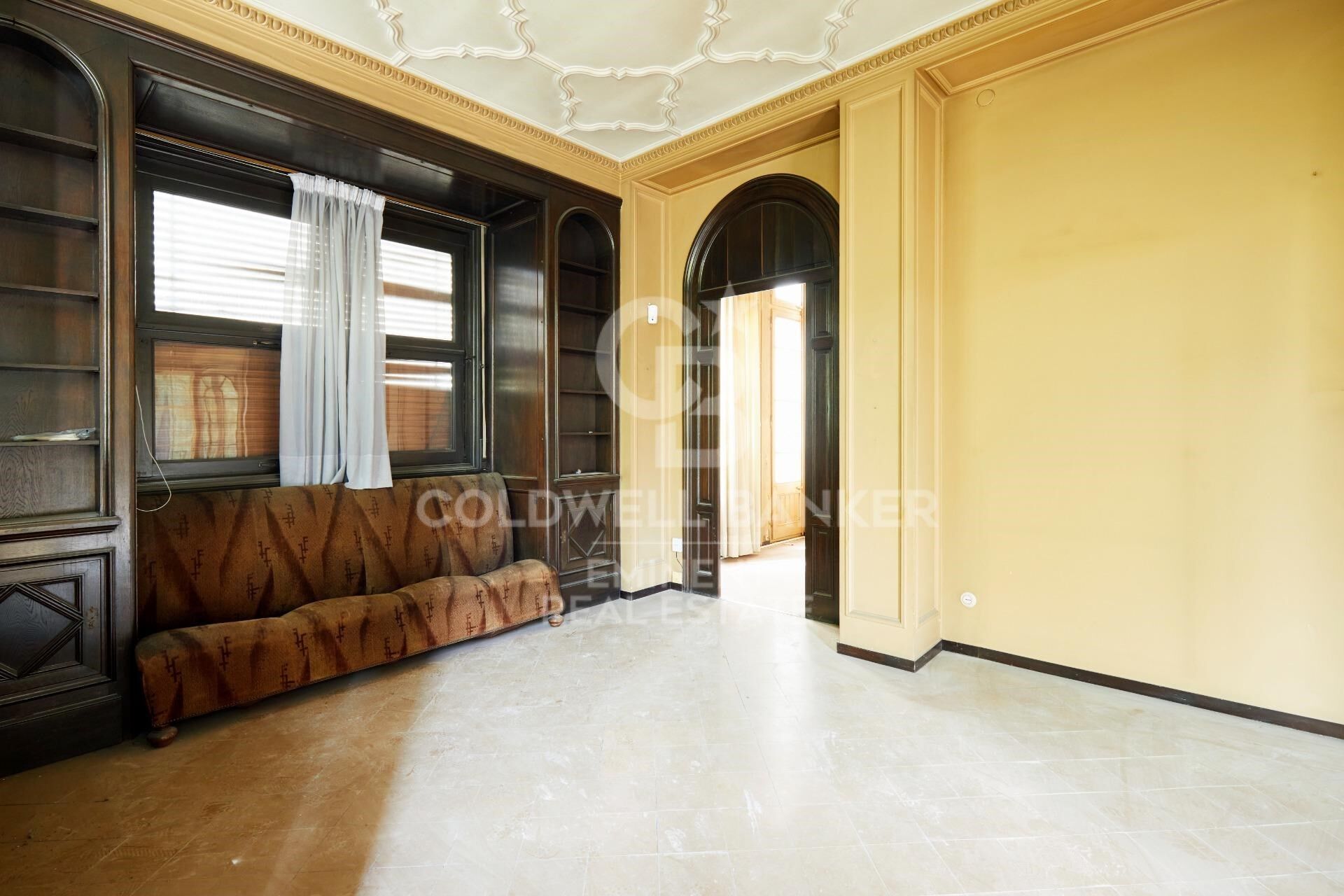 Spectaculaire appartement à rénover dans un immeuble de prestige moderniste - Passeig de Sant Joan.