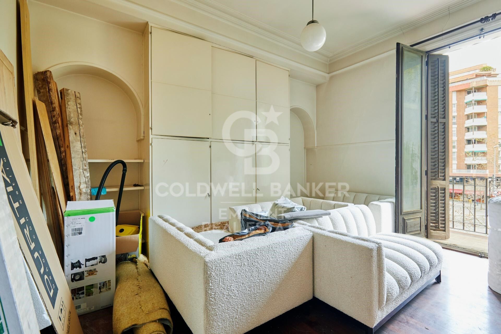 Spectaculaire appartement à rénover dans un immeuble de prestige moderniste - Passeig de Sant Joan.