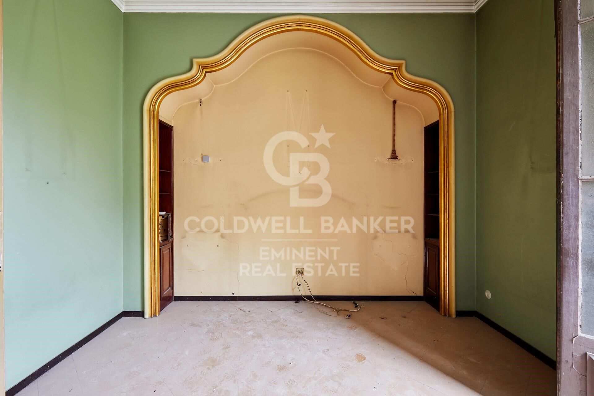 Spectaculaire appartement à rénover dans un immeuble de prestige moderniste - Passeig de Sant Joan.