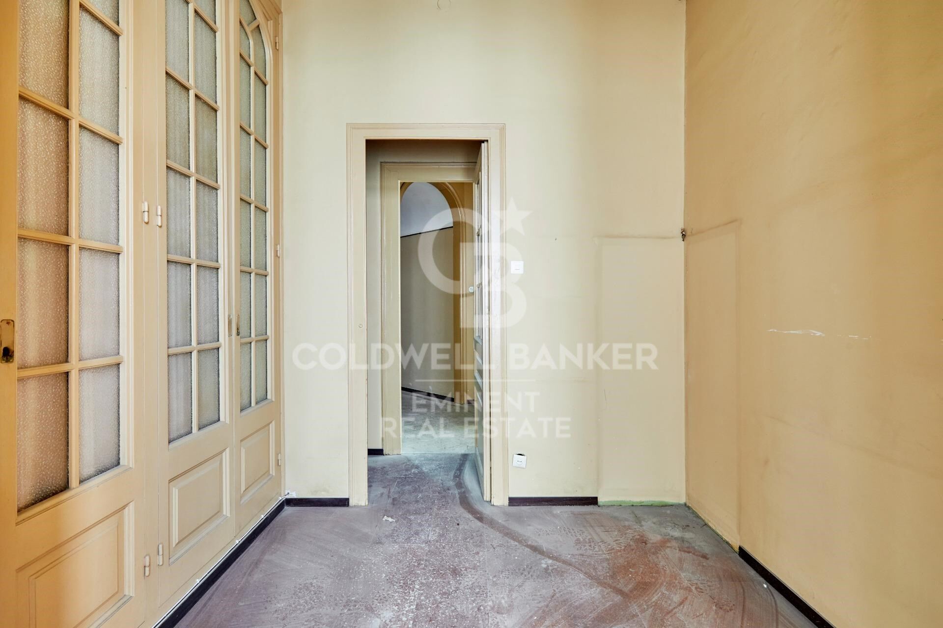 Spectaculaire appartement à rénover dans un immeuble de prestige moderniste - Passeig de Sant Joan.