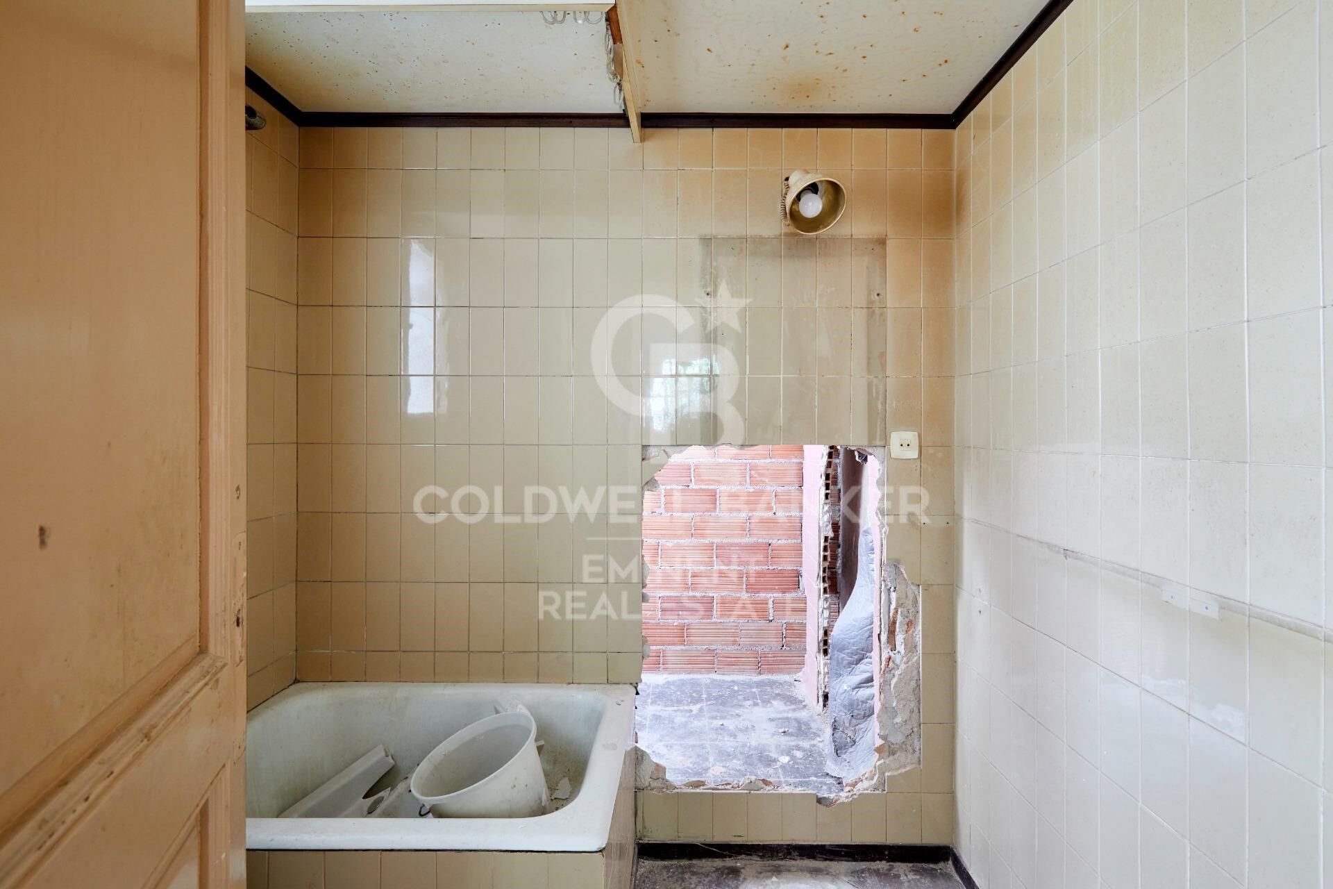 Spectaculaire appartement à rénover dans un immeuble de prestige moderniste - Passeig de Sant Joan.