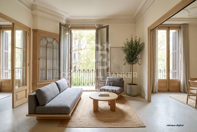 Spectaculaire appartement à rénover dans un immeuble de prestige moderniste - Passeig de Sant Joan.