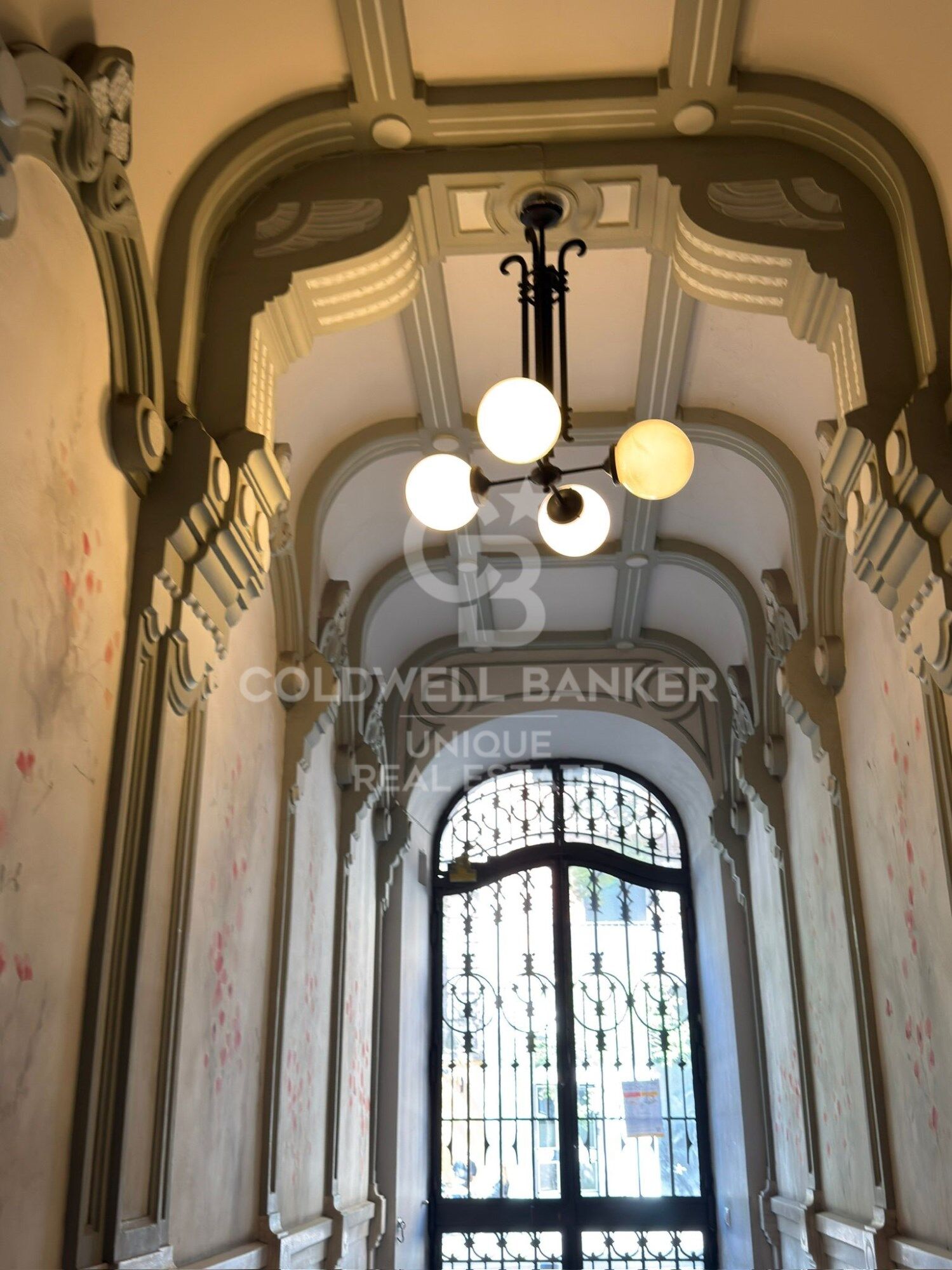 Renovated exterior flat in Palacio, Madrid