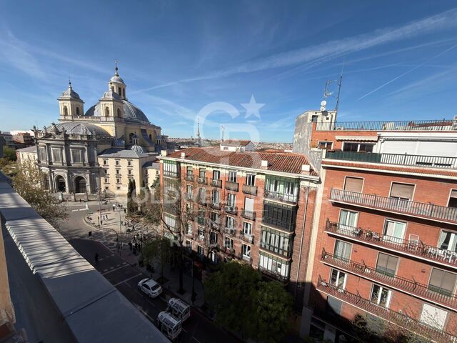 Renovierte Außenwohnung im Palacio, Madrid
