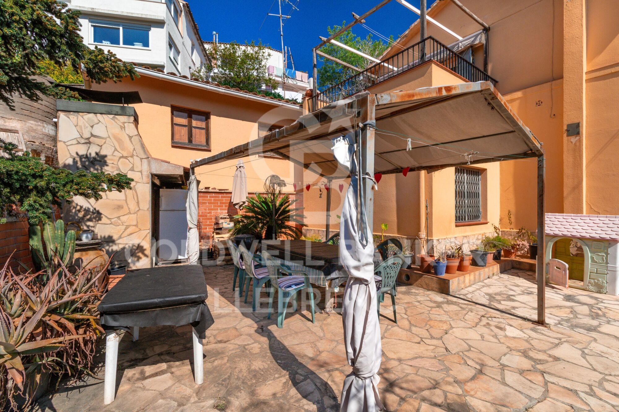 Casa para reformar en venta en Peu de Funicular