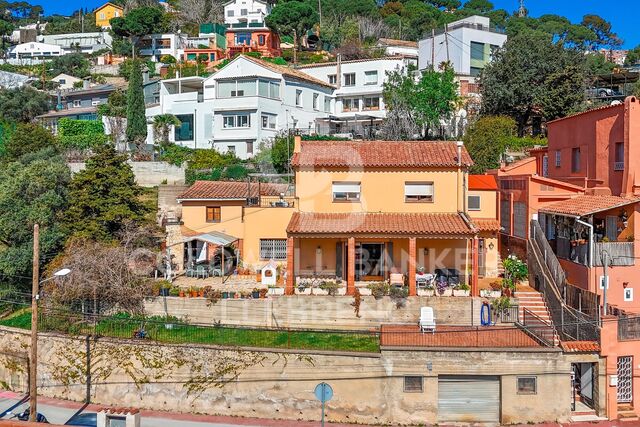 Maison à rénover pour la vente à Peu de Funicular