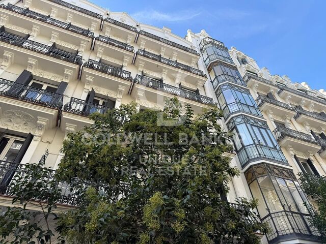 Exterior apartment to renovate in Castellana, Madrid