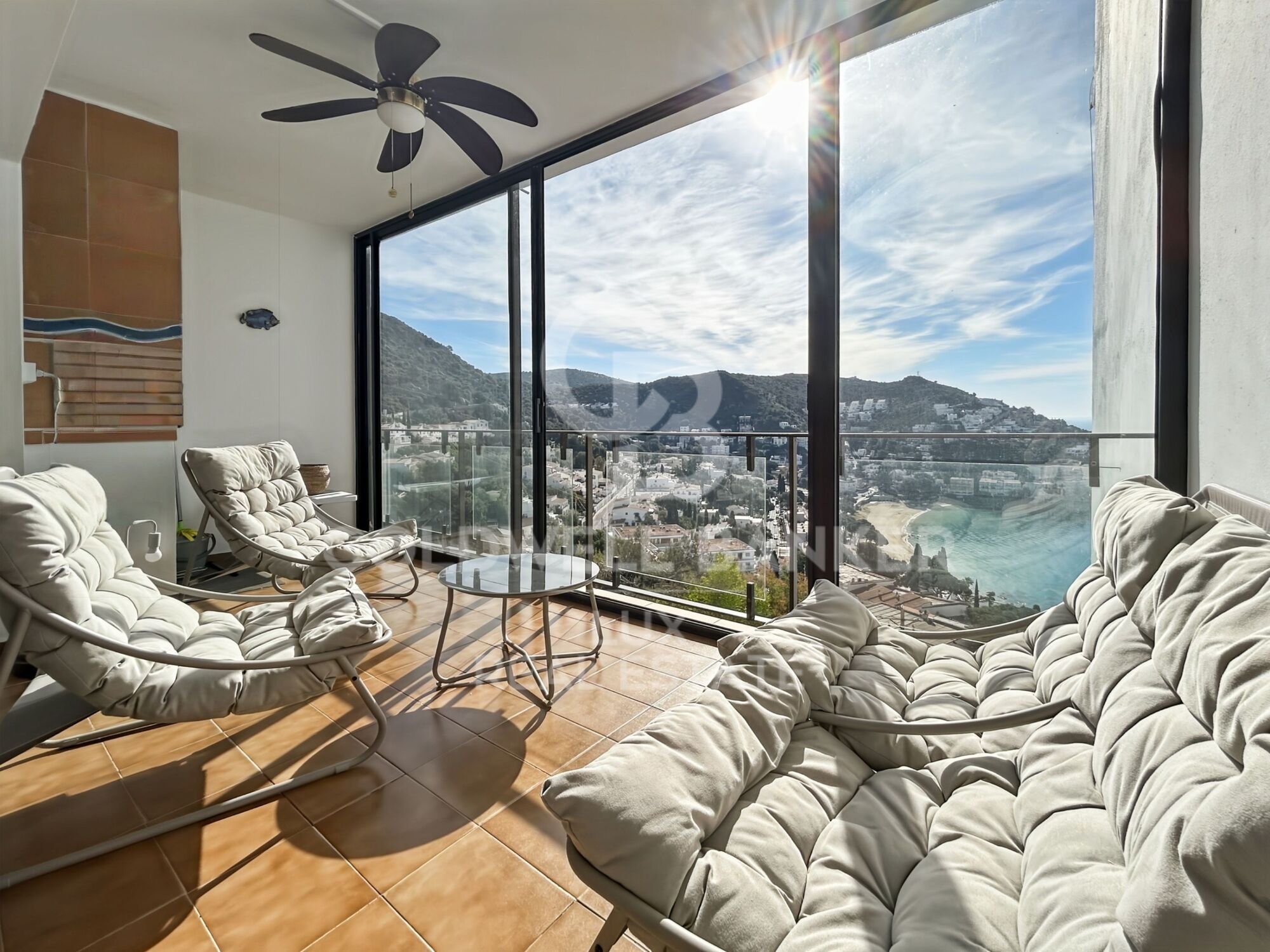 Piso en dúplex con vistas al mar y licencia turística en Canyelles, Roses - Costa Brava