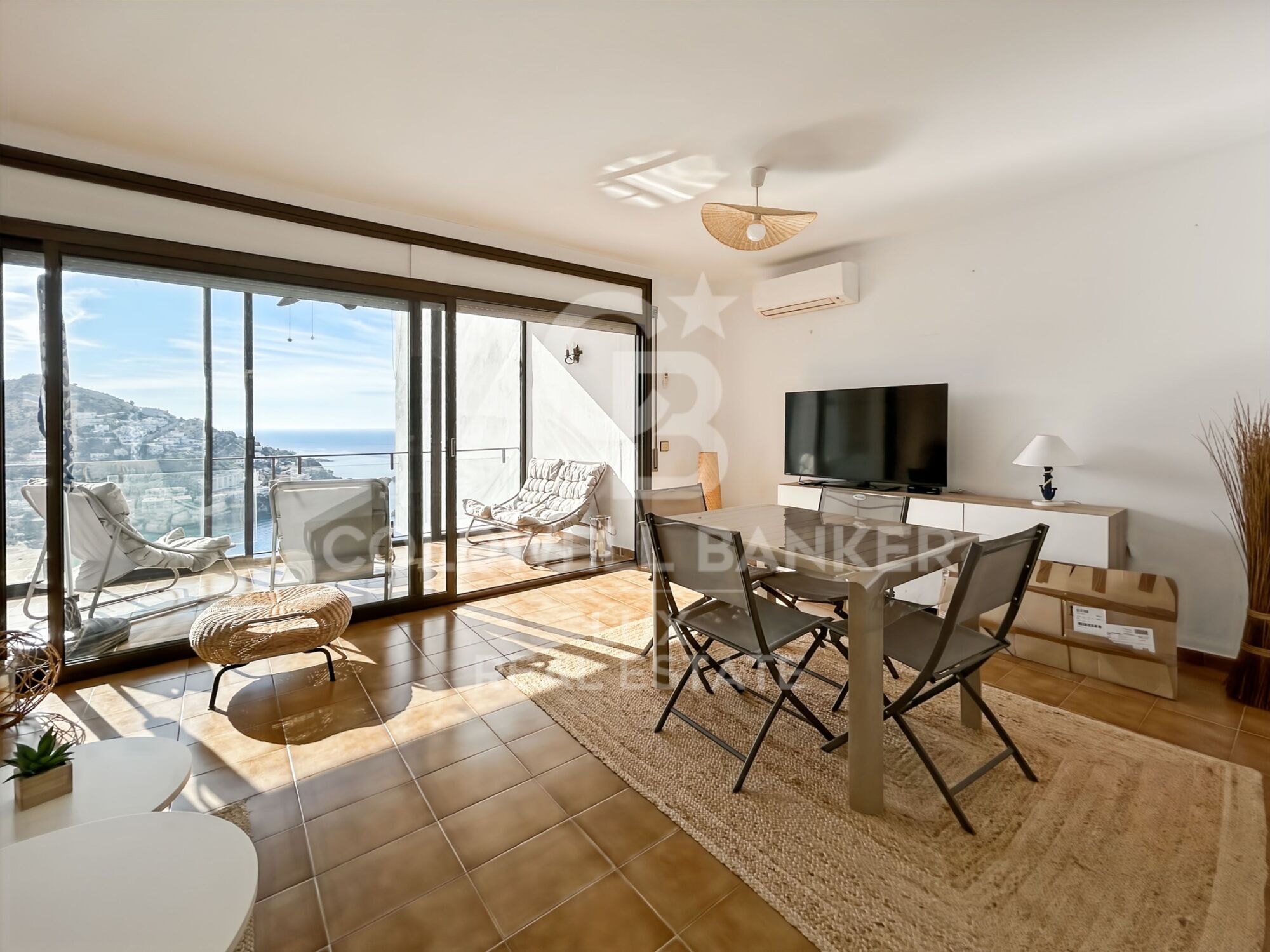 Piso en dúplex con vistas al mar y licencia turística en Canyelles, Roses - Costa Brava