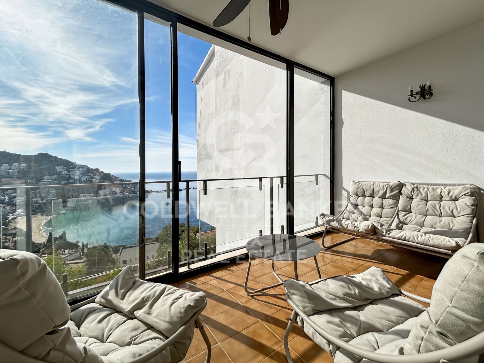 Piso en dúplex con vistas al mar y licencia turística en Canyelles, Roses - Costa Brava