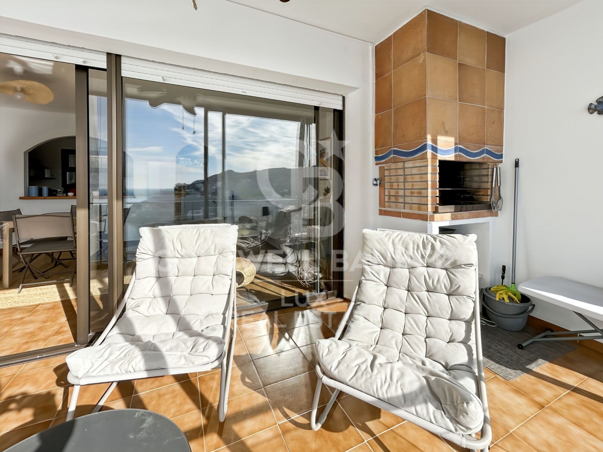 Piso en dúplex con vistas al mar y licencia turística en Canyelles, Roses - Costa Brava