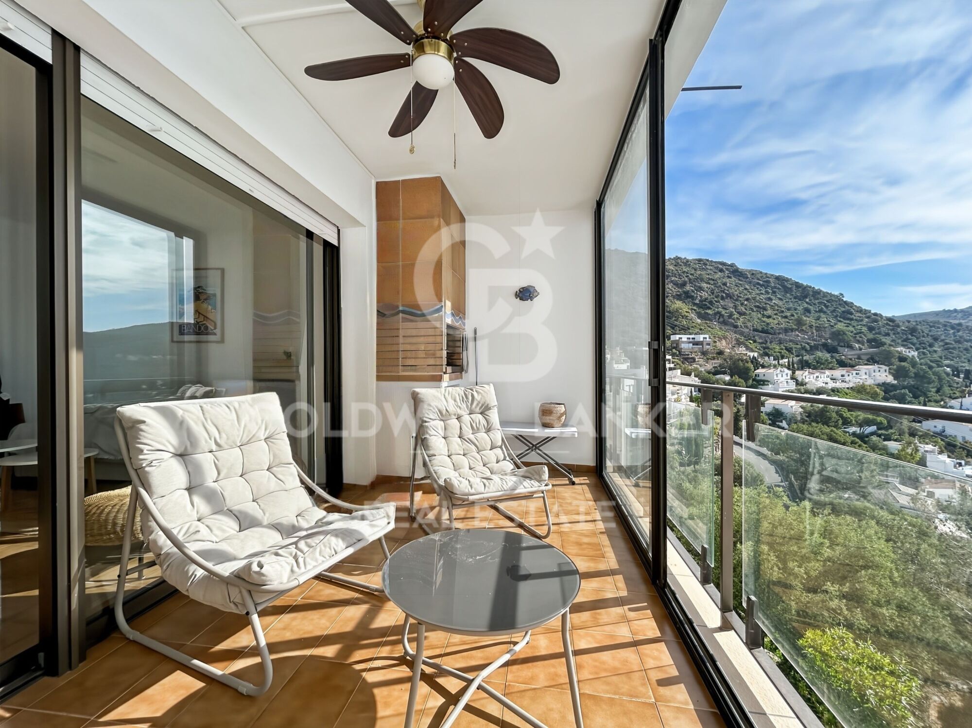 Piso en dúplex con vistas al mar y licencia turística en Canyelles, Roses - Costa Brava