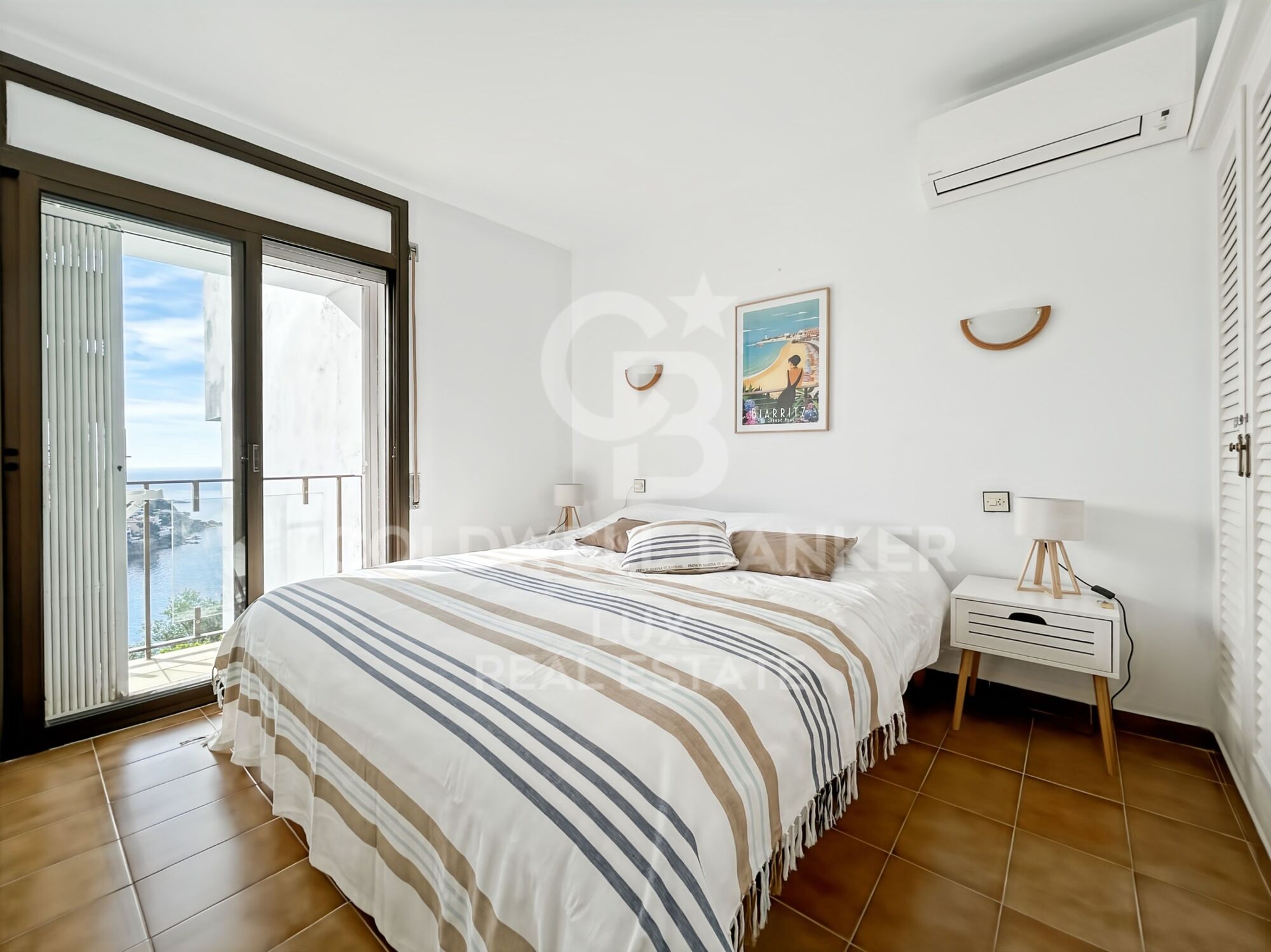 Piso en dúplex con vistas al mar y licencia turística en Canyelles, Roses - Costa Brava