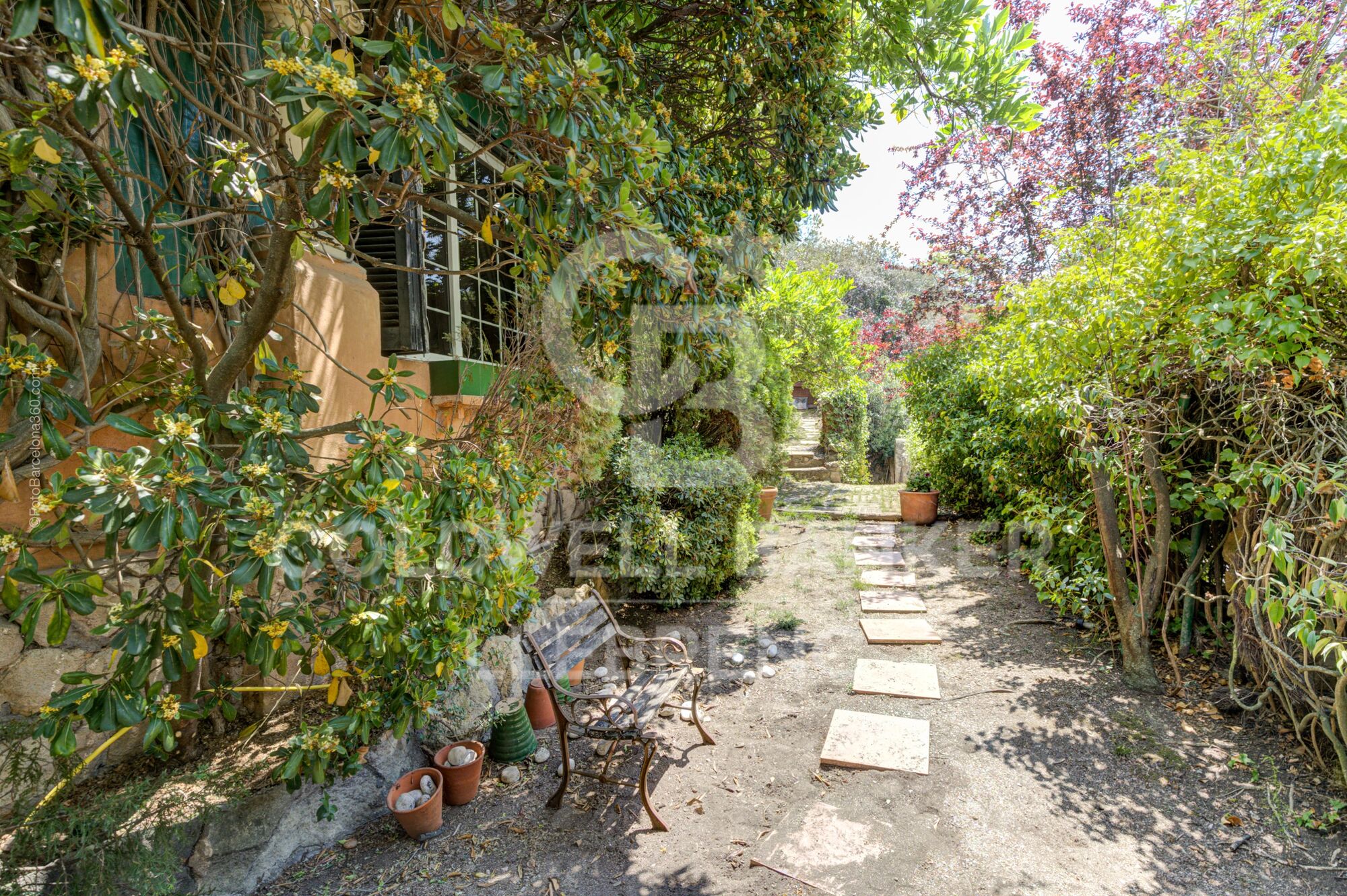 Charming property for sale in Vallvidrera with modernist elements, garden and pool