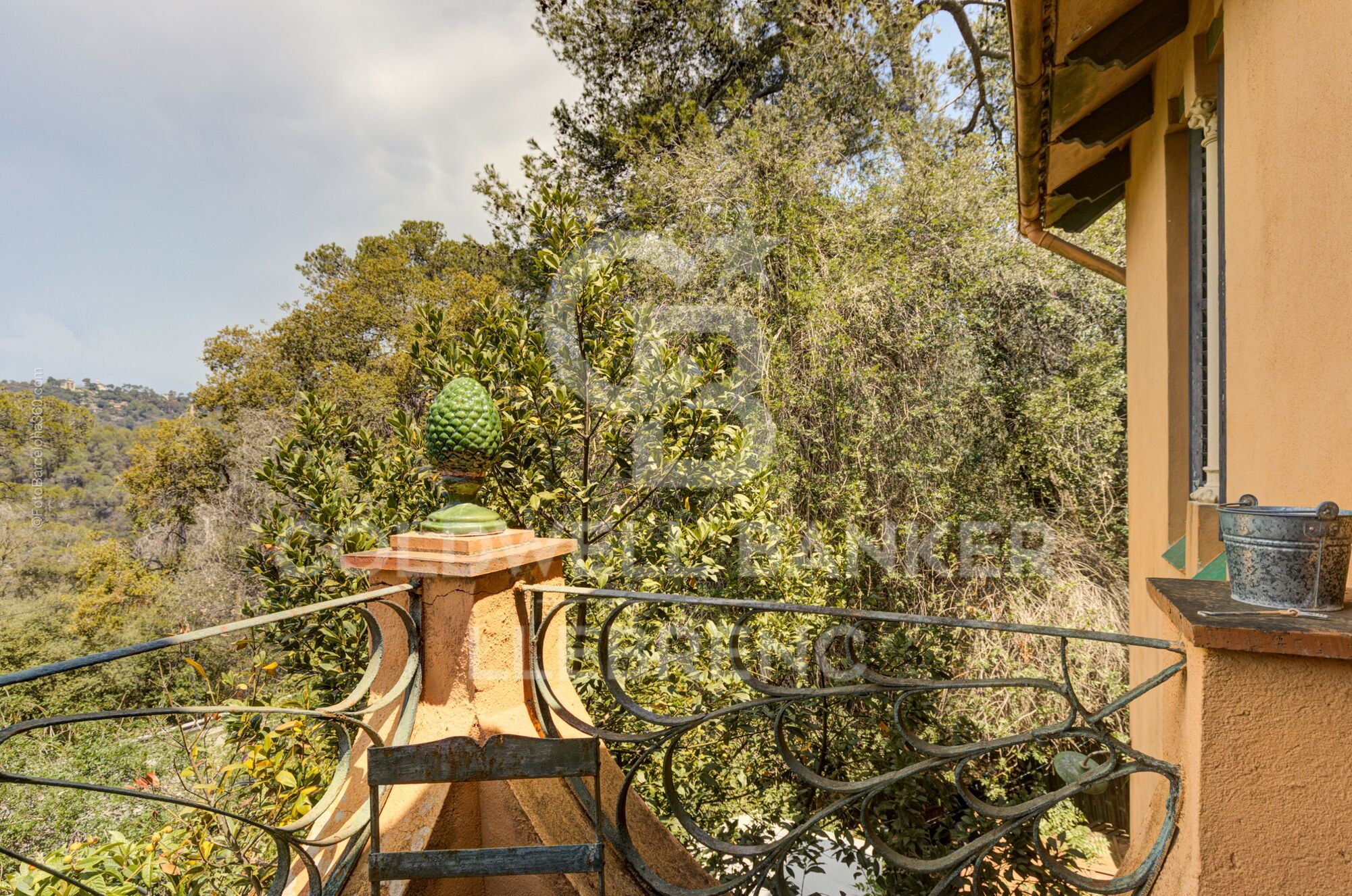 Charming property for sale in Vallvidrera with modernist elements, garden and pool