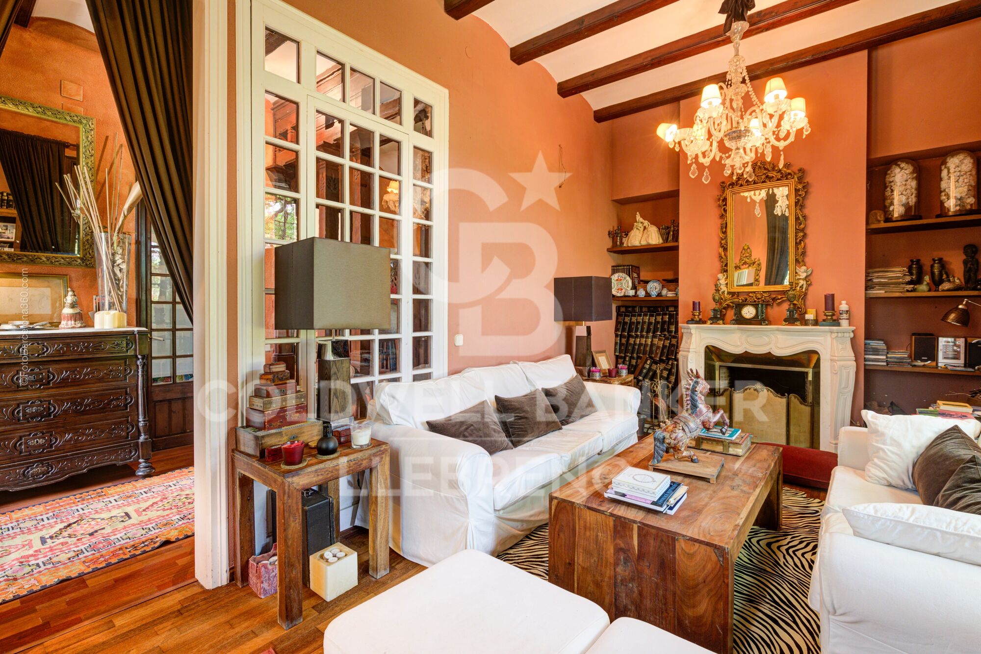 Charming property for sale in Vallvidrera with modernist elements, garden and pool