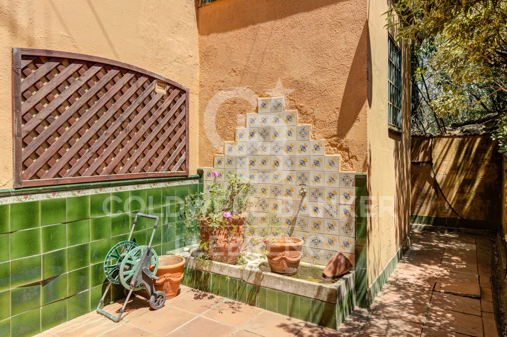 Charming property for sale in Vallvidrera with modernist elements, garden and pool