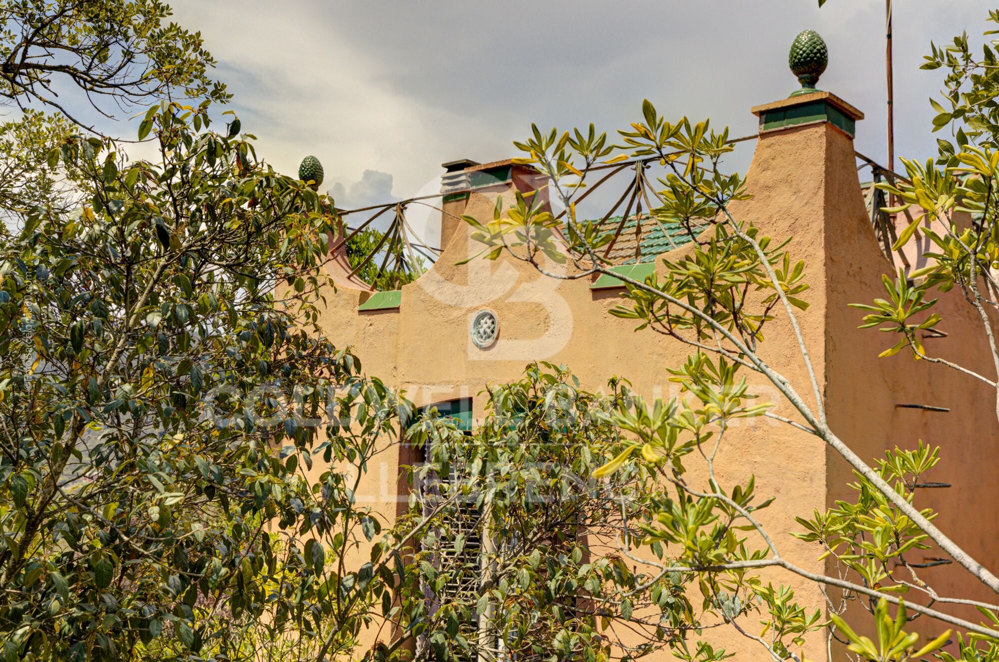 Charming property for sale in Vallvidrera with modernist elements, garden and pool