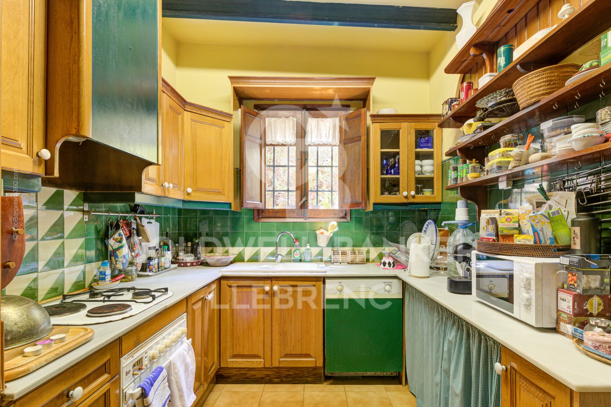 Charming property for sale in Vallvidrera with modernist elements, garden and pool