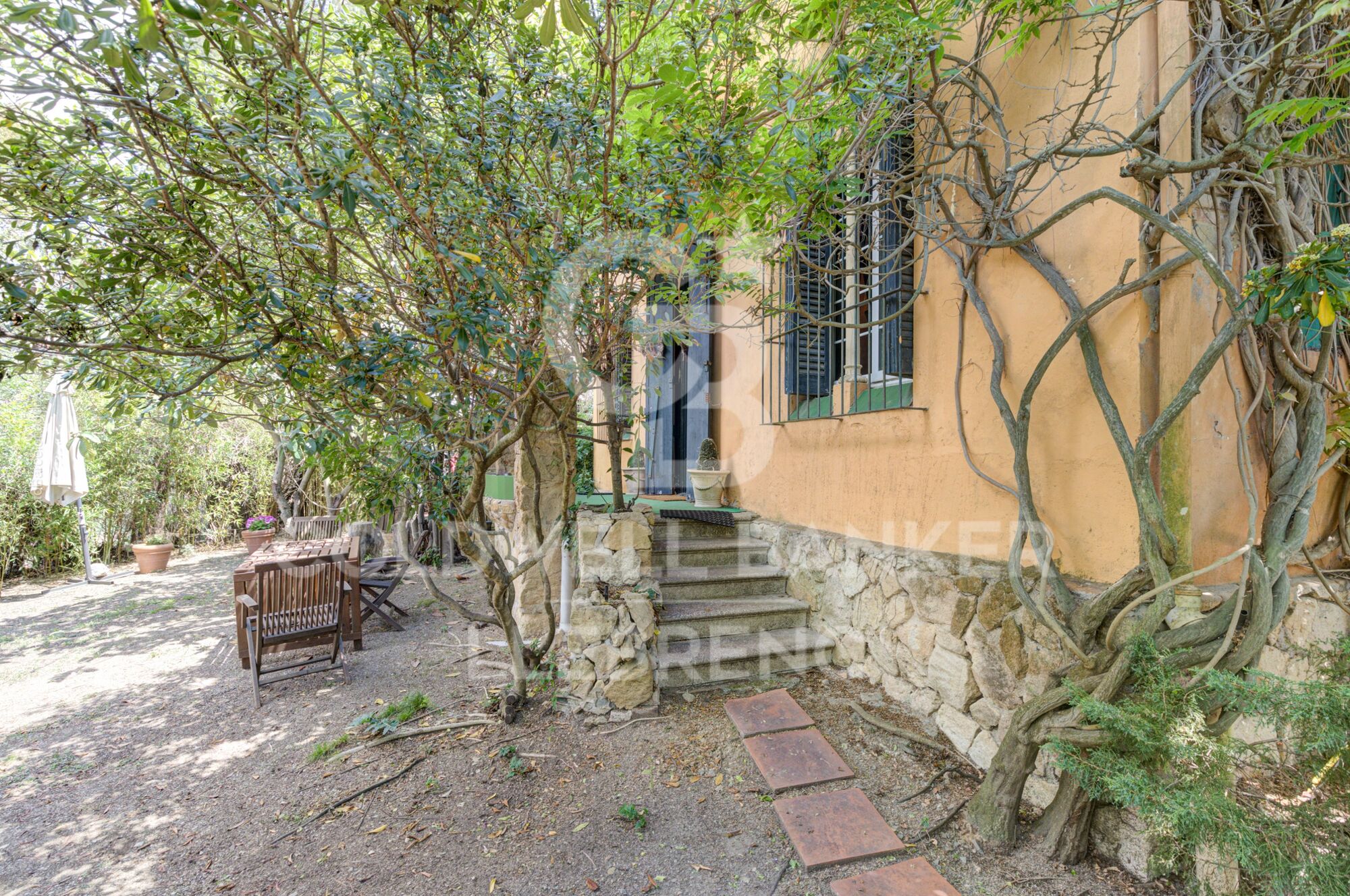 Charming property for sale in Vallvidrera with modernist elements, garden and pool