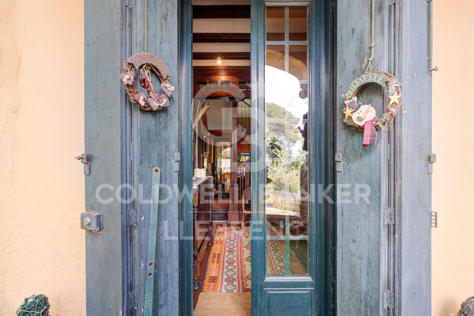 Charming property for sale in Vallvidrera with modernist elements, garden and pool