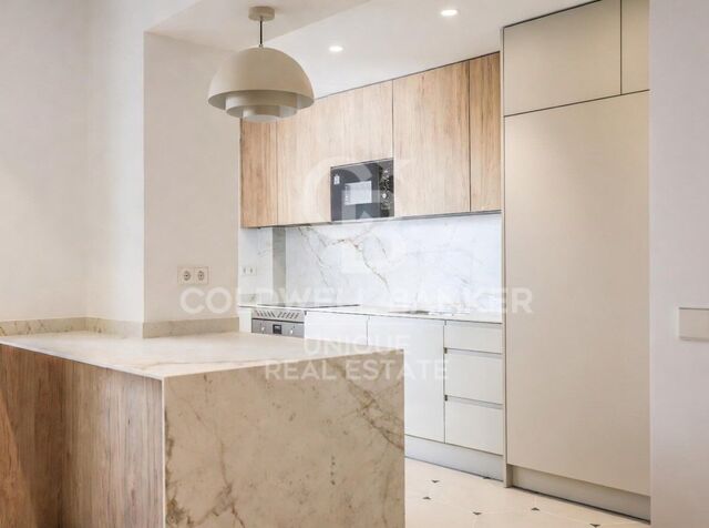 Piso reformado con terraza y garaje en Argüelles, Madrid