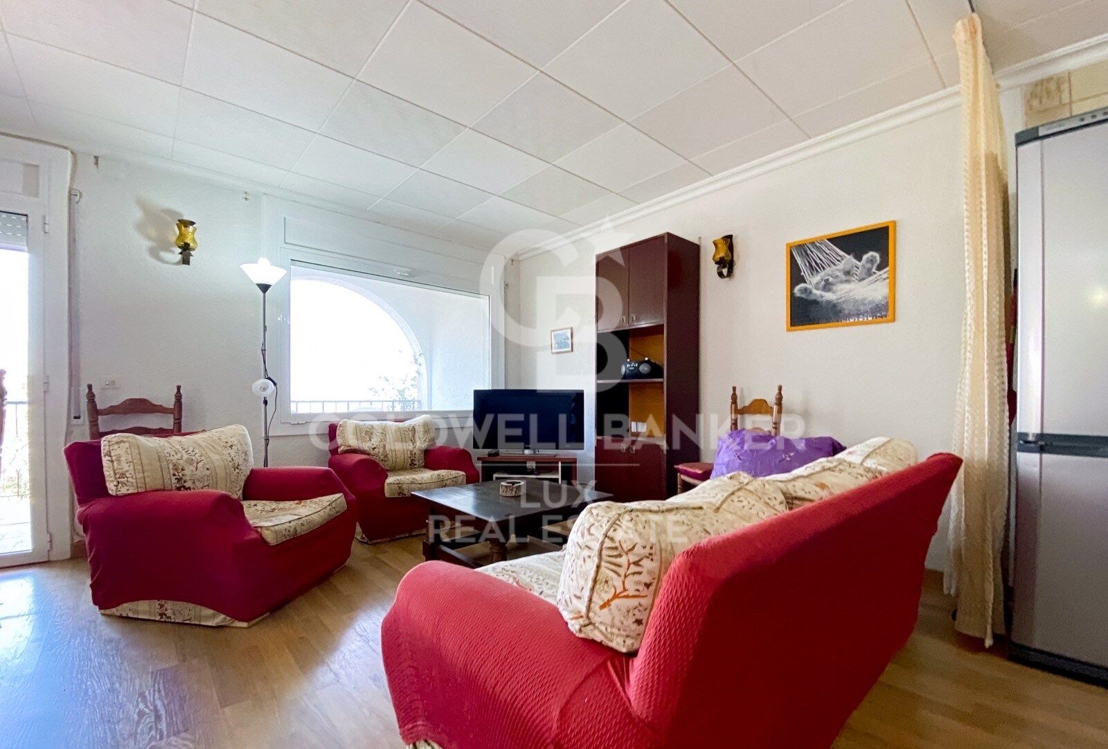 Property with tourist license and sea views