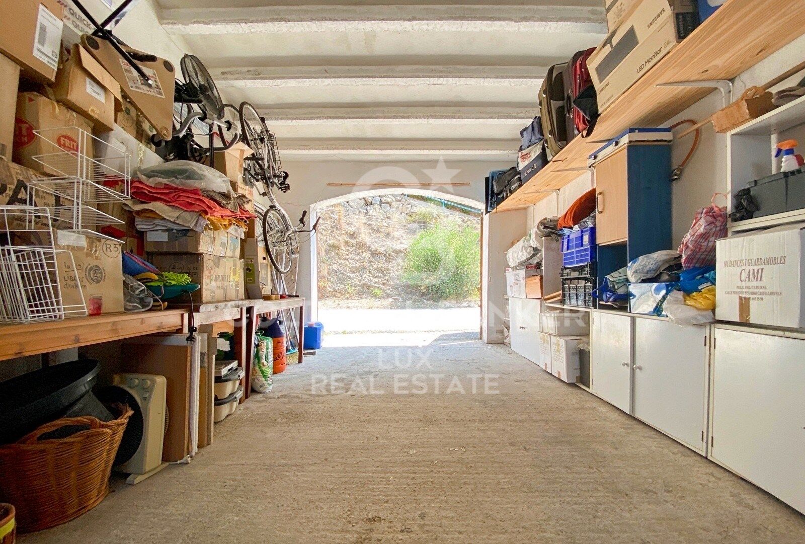 Property with tourist license and sea views