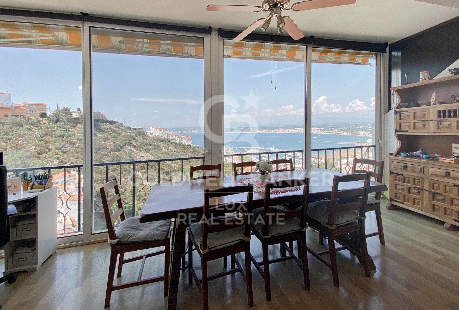 Property with tourist license and sea views