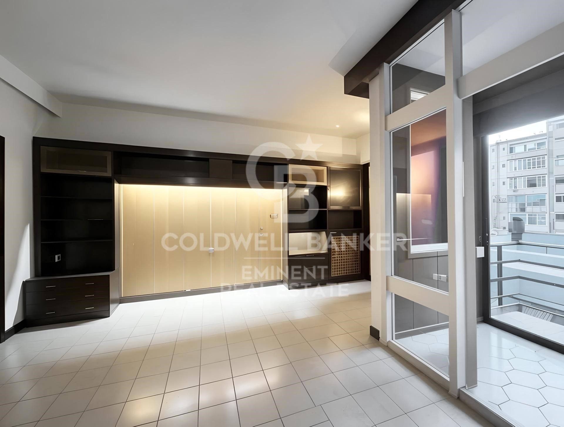 Spacious property to renovate on Avenida Mistral