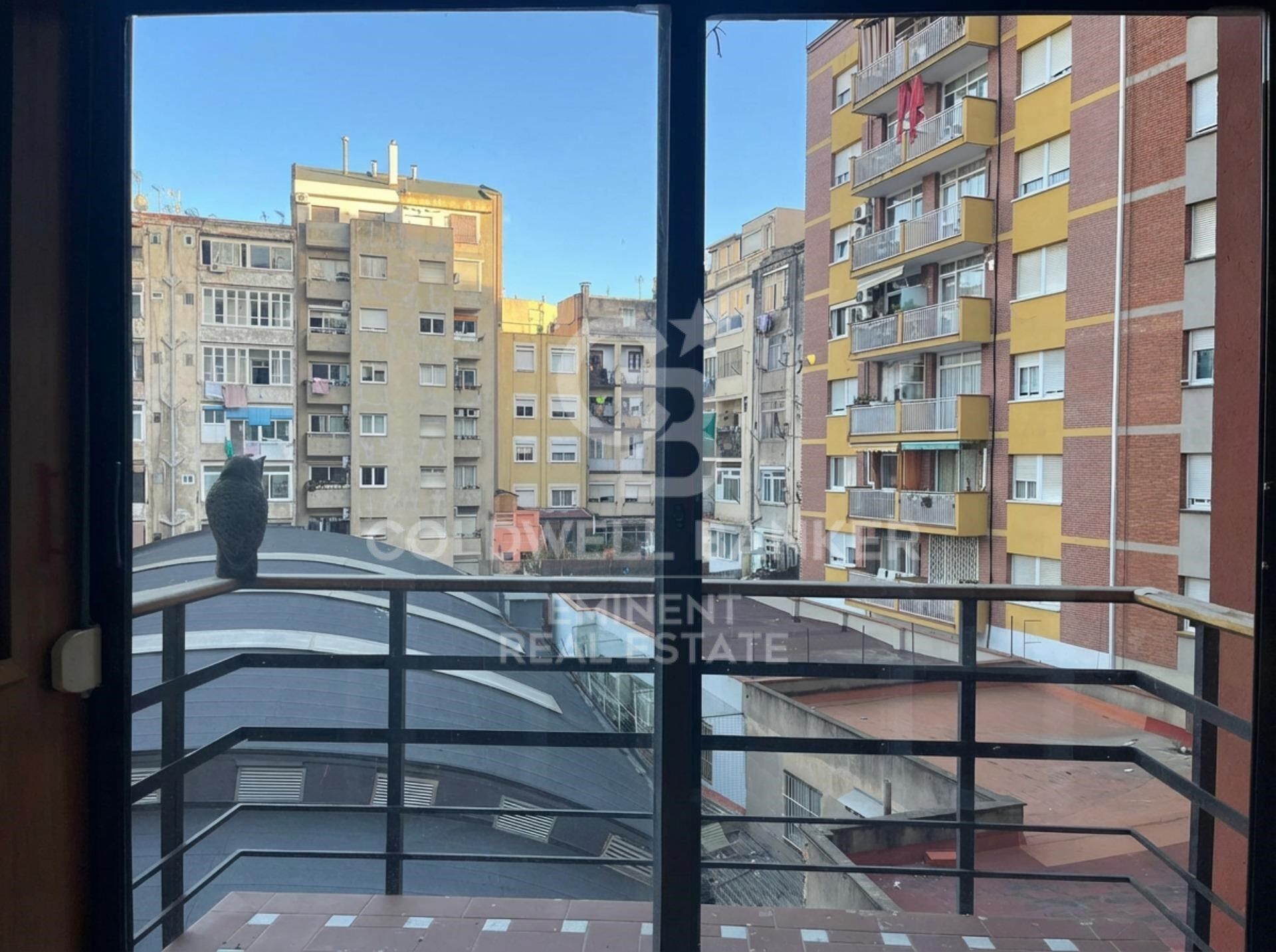 Spacious property to renovate on Avenida Mistral