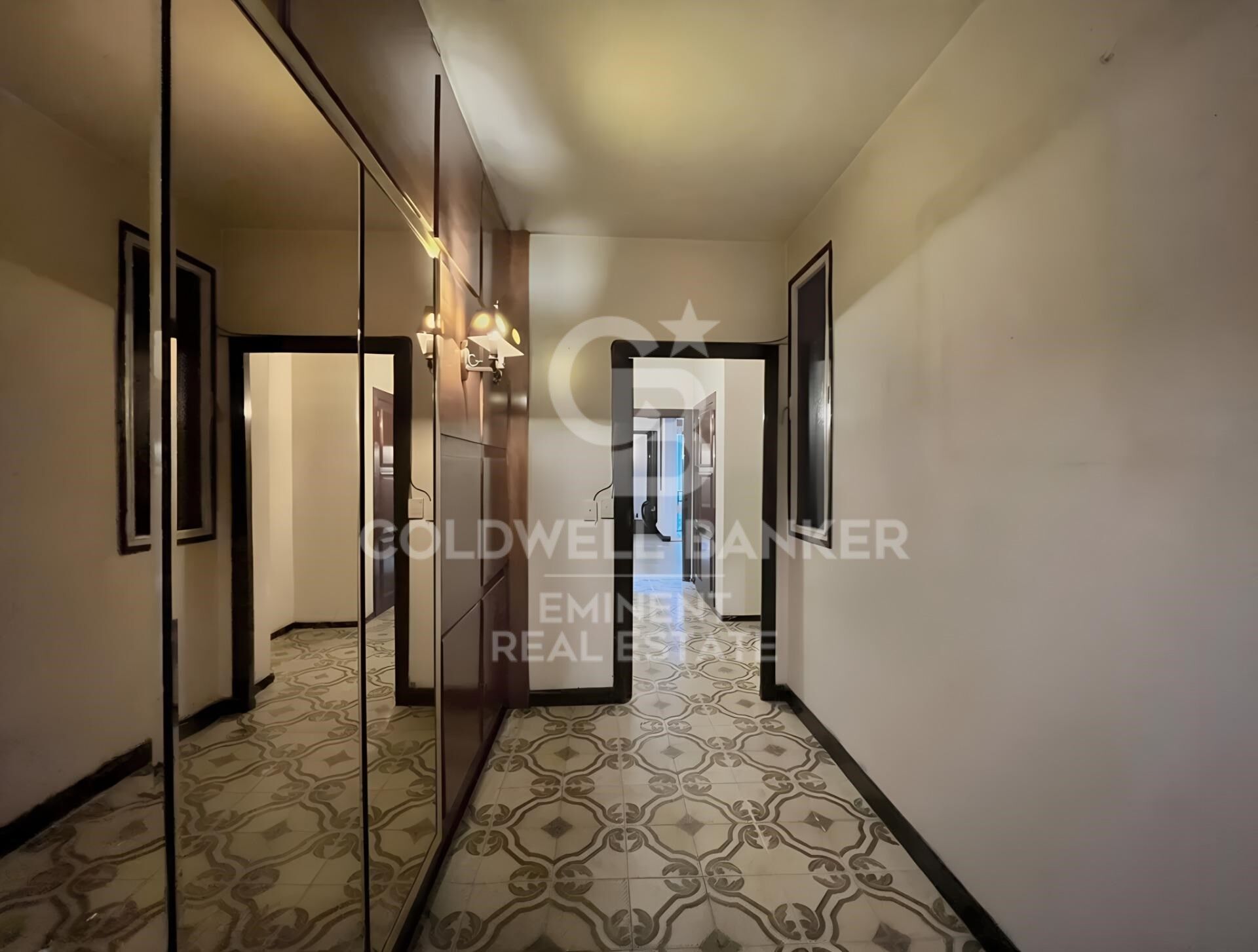 Spacious property to renovate on Avenida Mistral