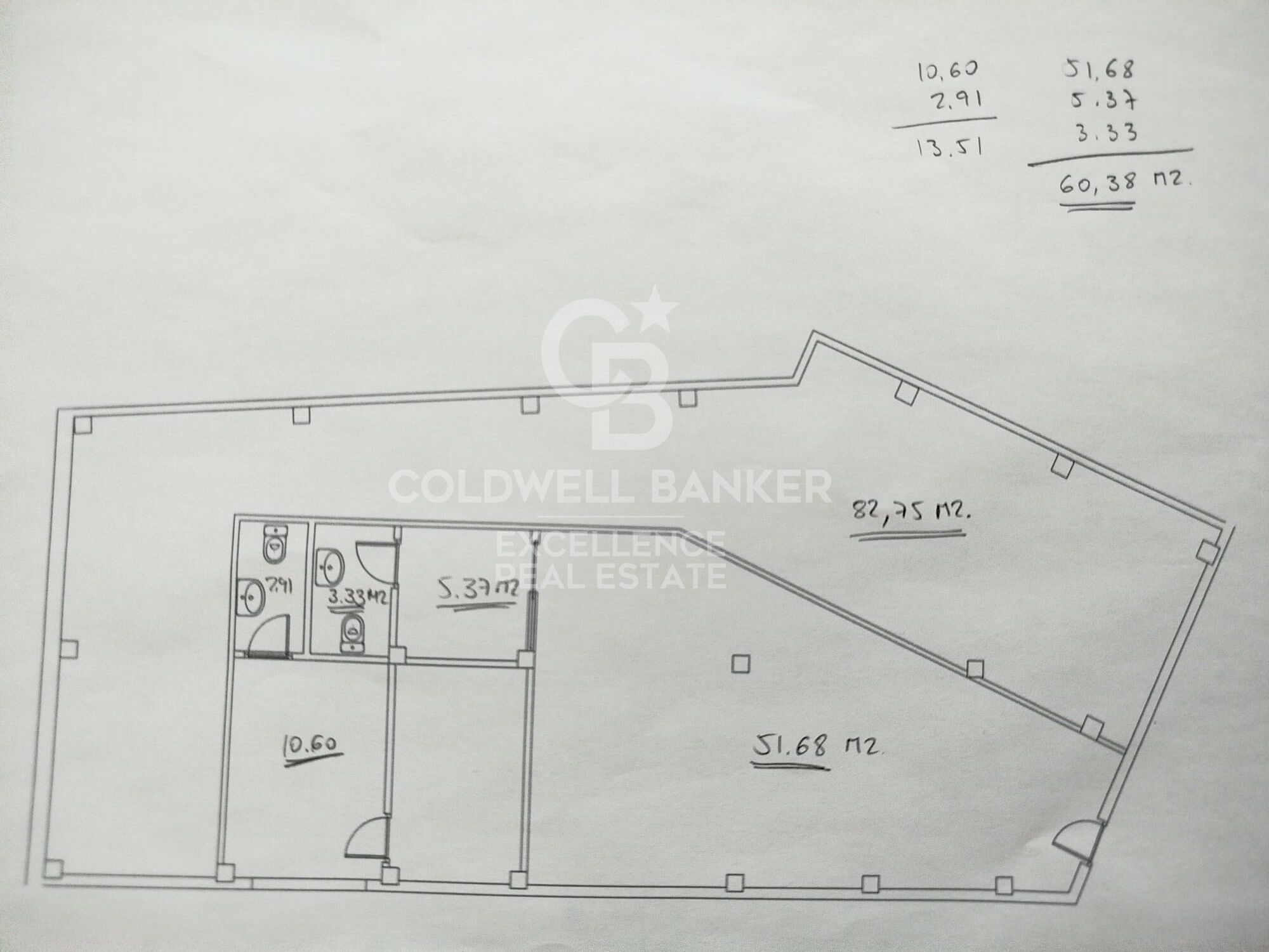 Oportunidad para inversor: Edificio de 4 plantas + 2 bajos, en el centro de Oliva
