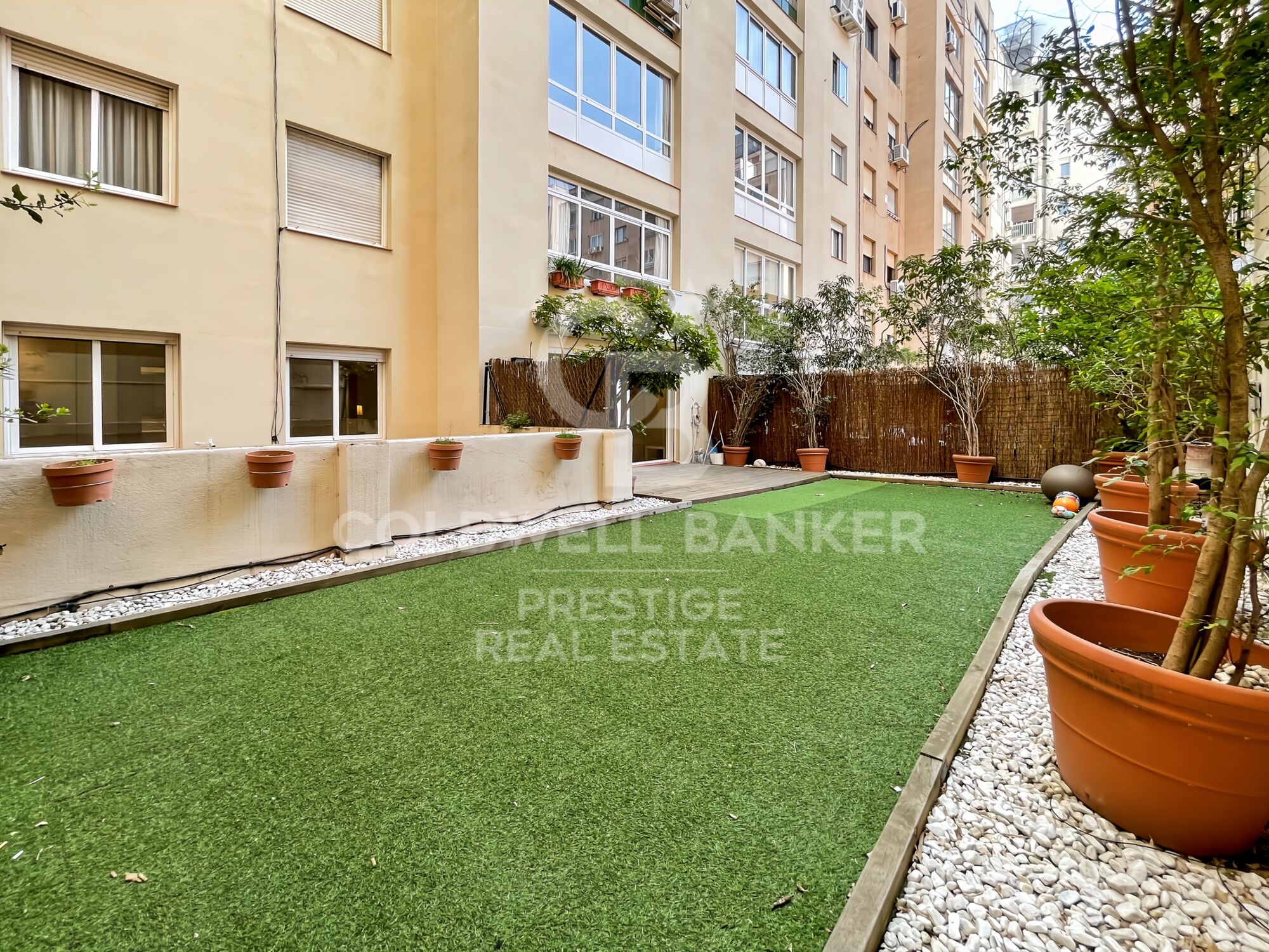 Wohnung mit 75 m² großer Terrasse an der Avenida Sarrià, Barcelona