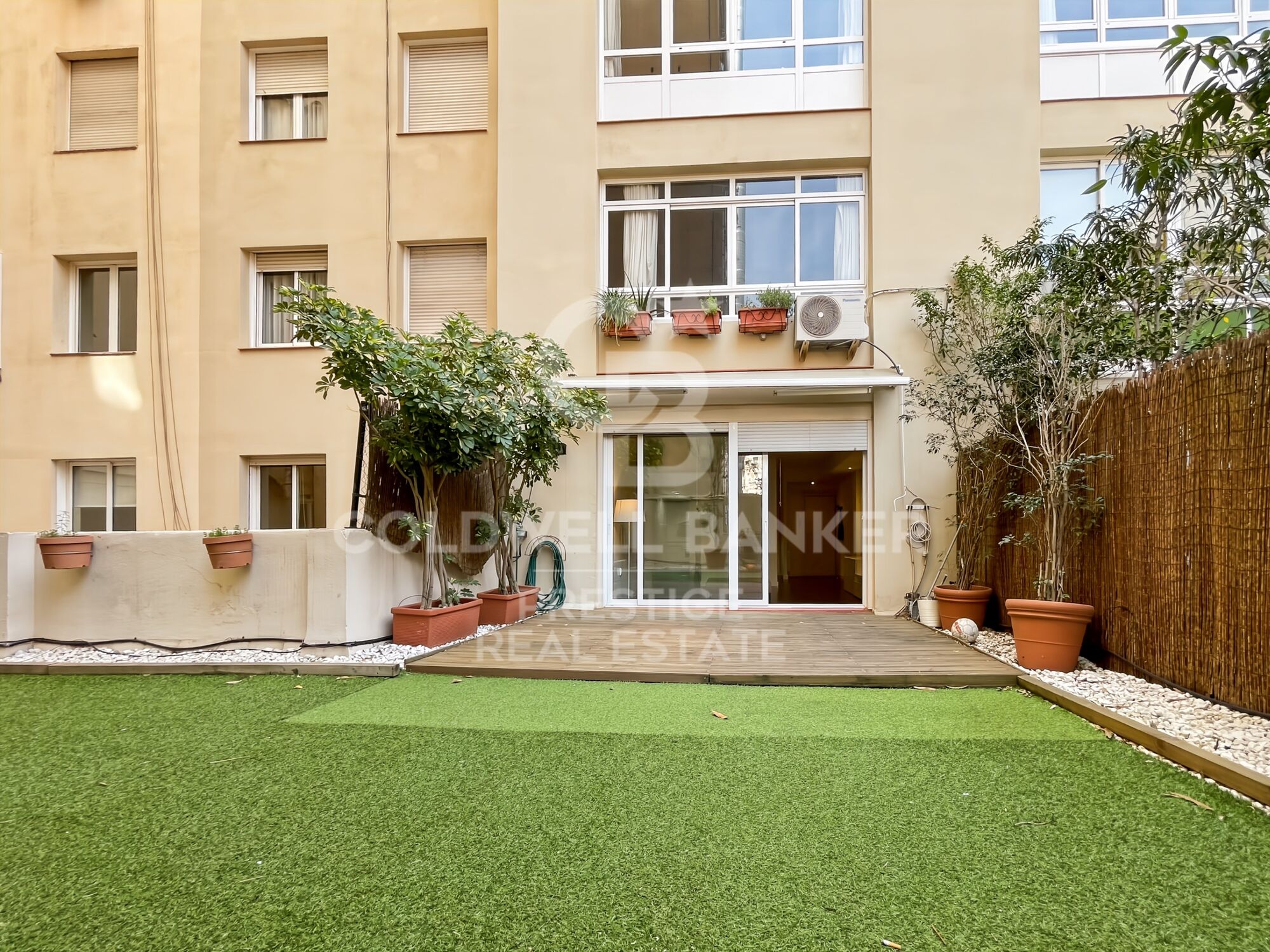 Wohnung mit 75 m² großer Terrasse an der Avenida Sarrià, Barcelona