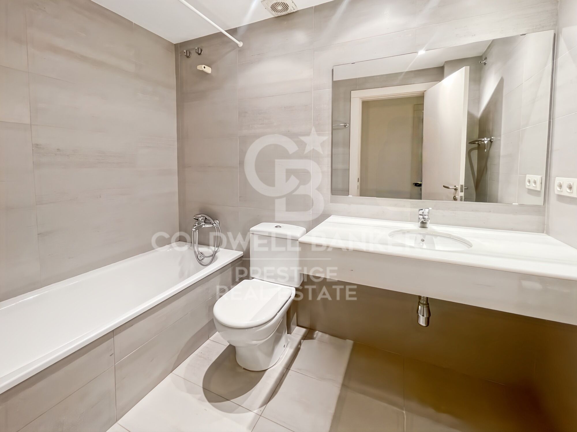 Piso con terraza de 75 m² en Avenida Sarrià, Barcelona