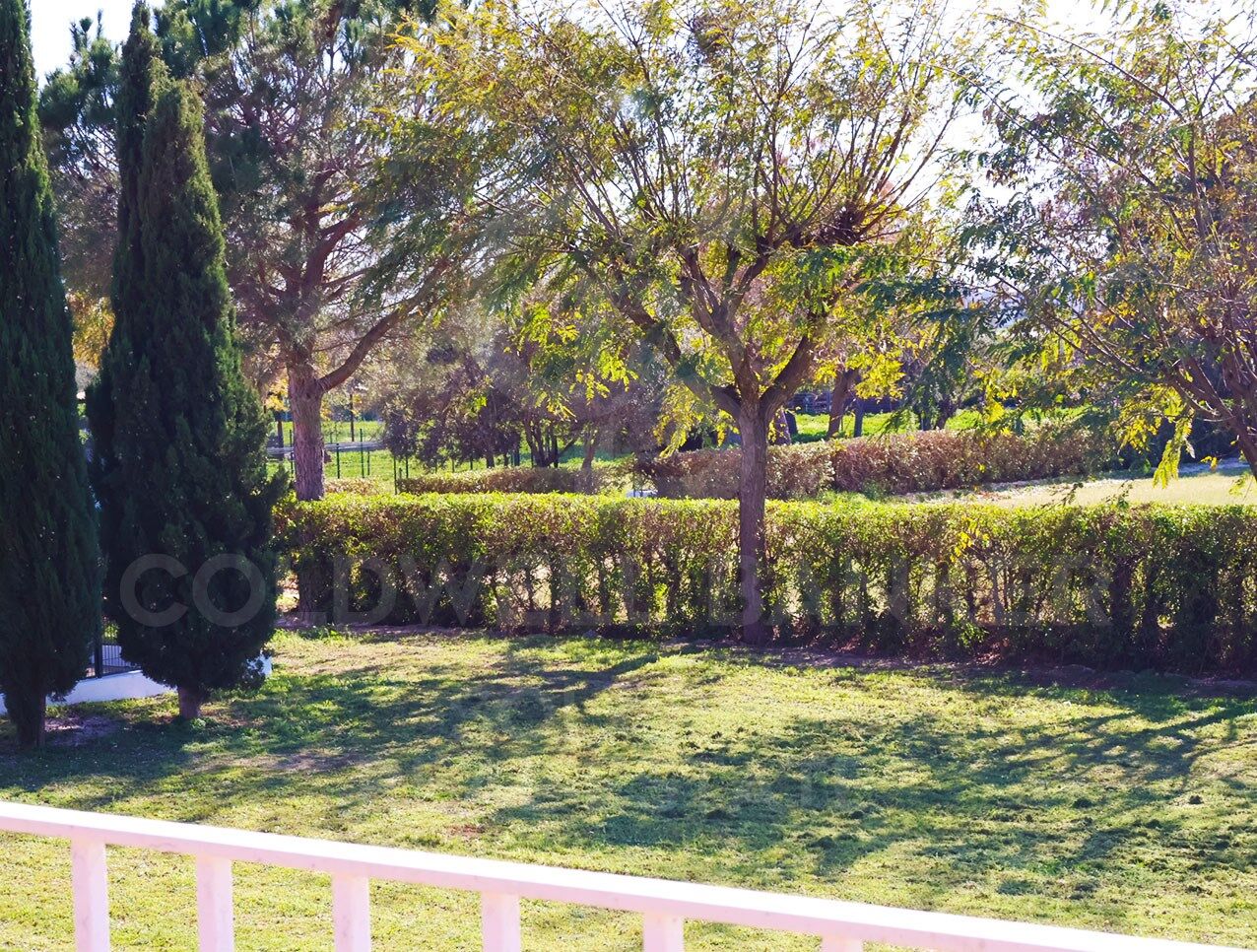 Exclusiva finca ecuestre de lujo con instalaciones profesionales a 20 minutos de Valencia