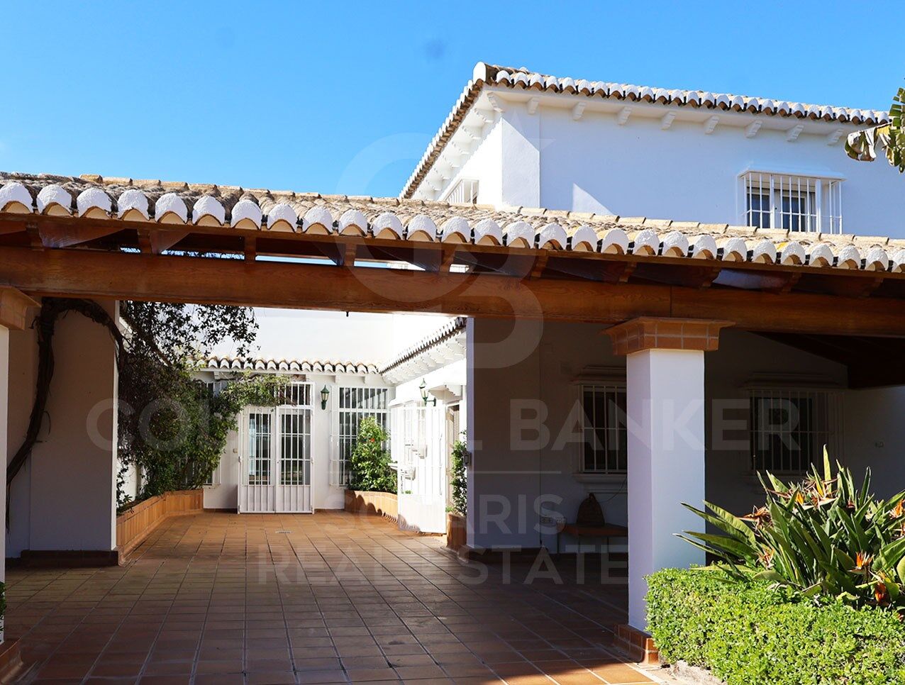 Exclusiva finca ecuestre de lujo con instalaciones profesionales a 20 minutos de Valencia