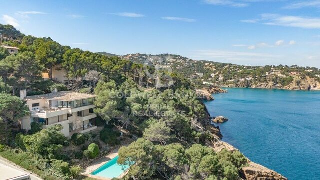 Exclusive single-family villa on the seafront, between Sa Riera and Aiguafreda, Begur
