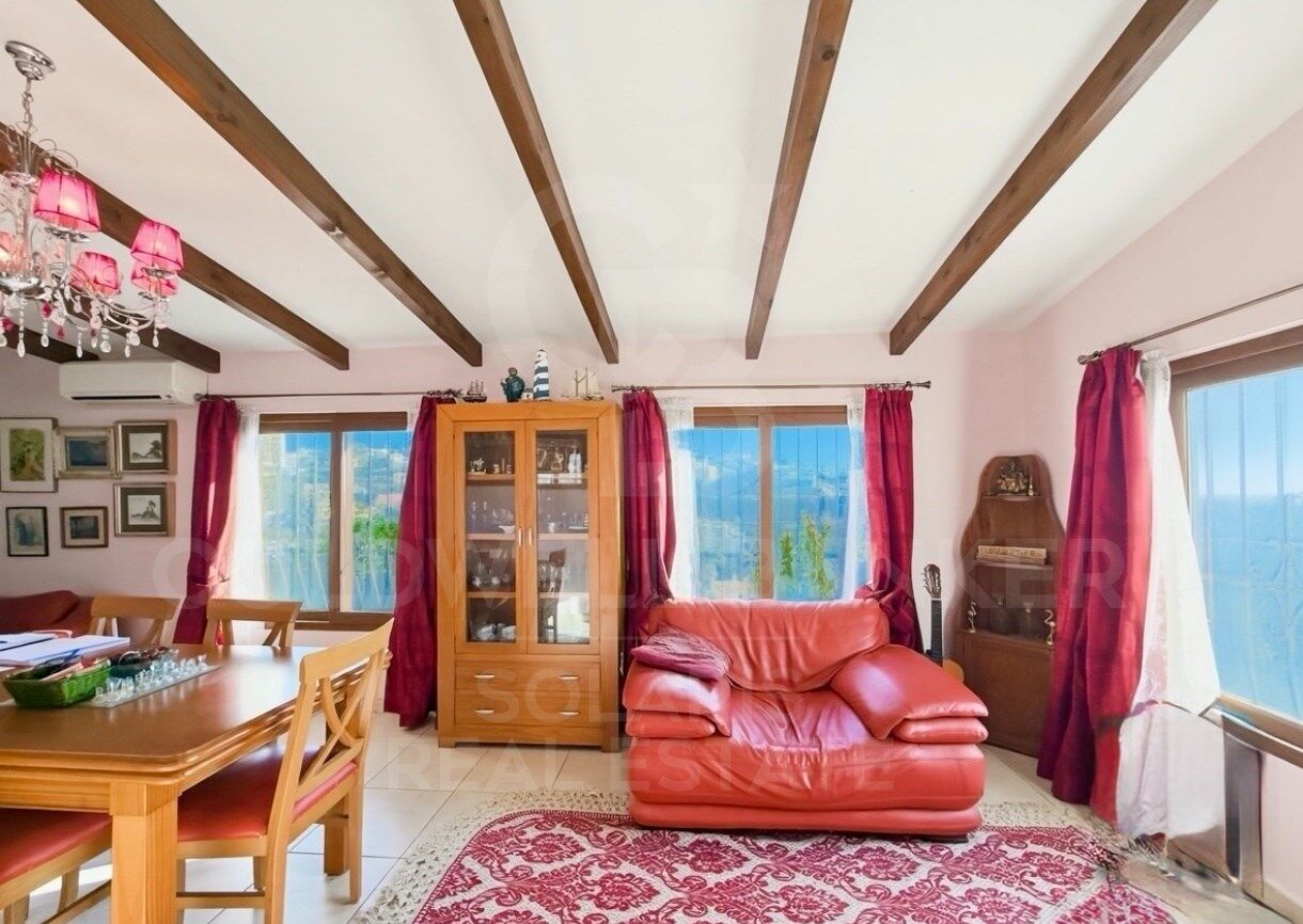 Villa in Benitachell with sea views