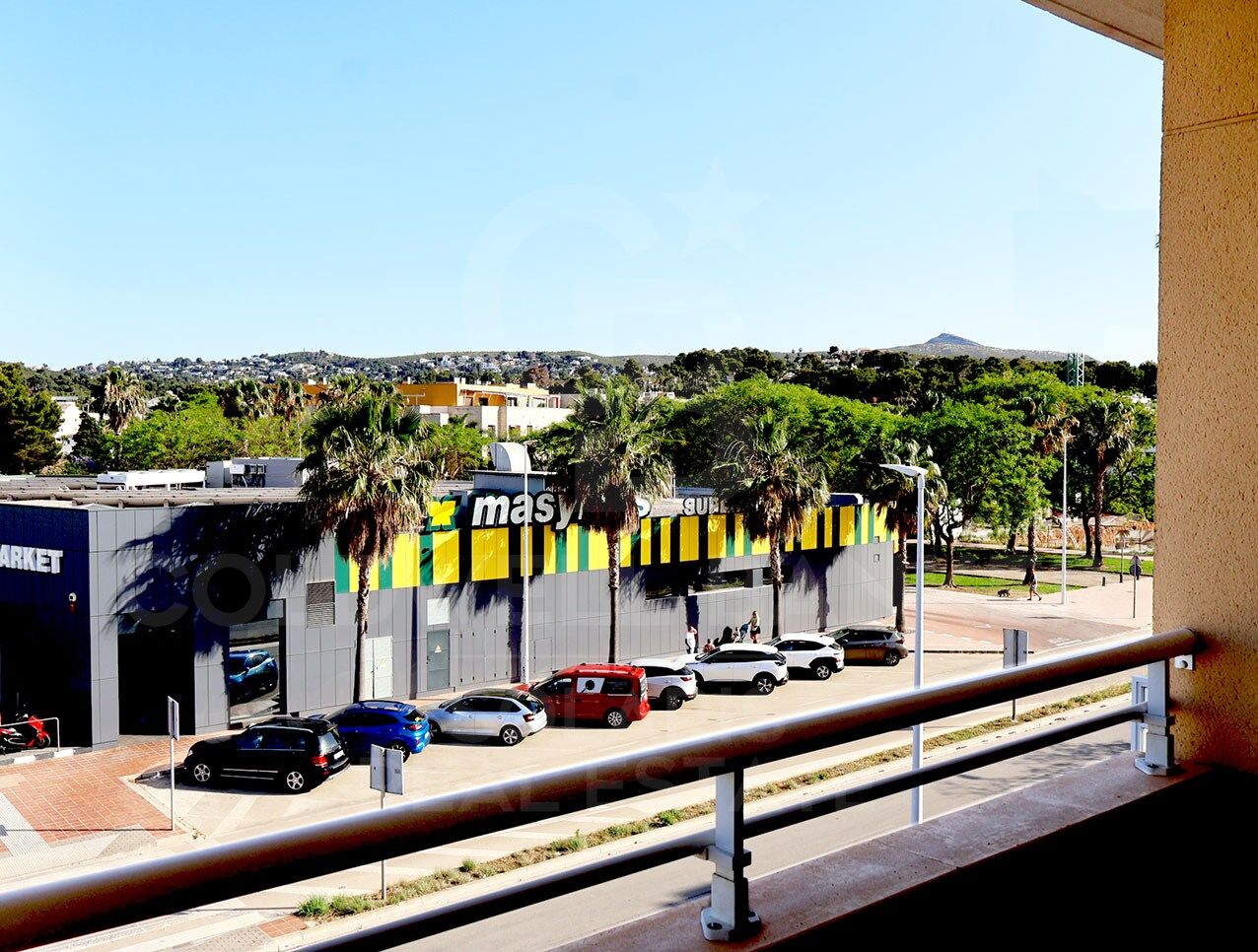 Ático dúplex luminoso y moderno a solo pasos del mar en Jávea, zona El Arenal