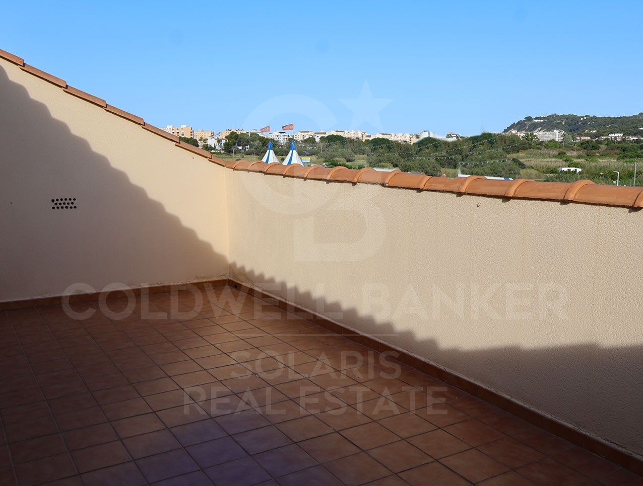 Ático dúplex luminoso y moderno a solo pasos del mar en Jávea, zona El Arenal