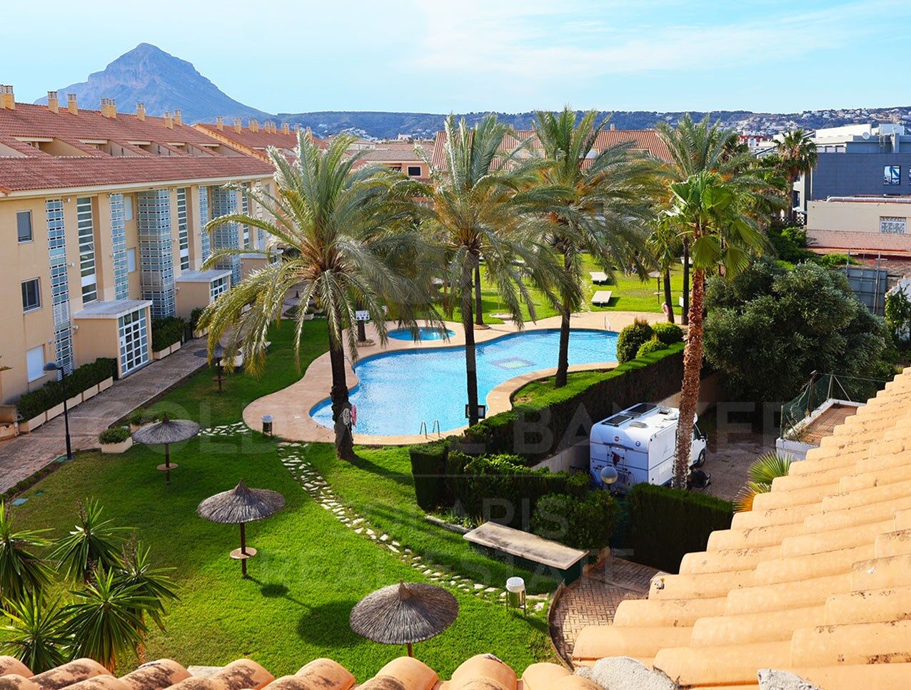 Helles und modernes Duplex-Penthouse nur wenige Schritte vom Meer entfernt in Jávea, Gegend von El Arenal