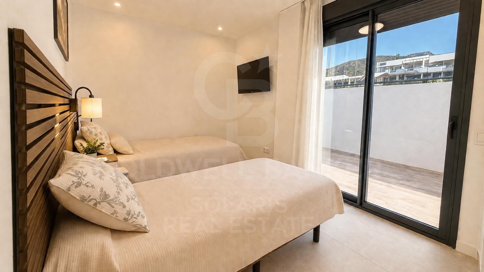 Exclusivo ático con solárium privado en La Marina Beach Residencial