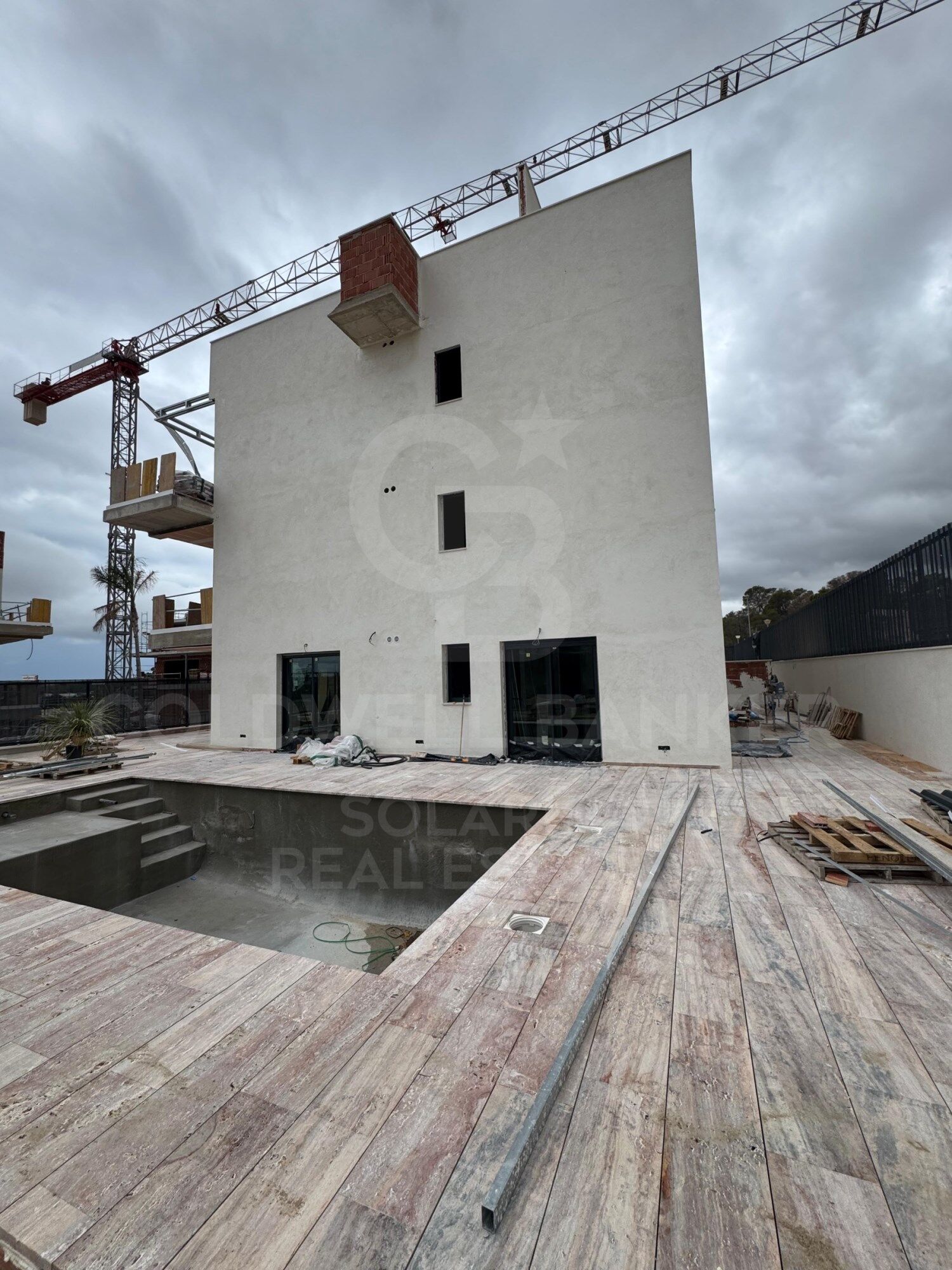 Exclusiva planta baja con jardín privado en La Marina Beach Residencial