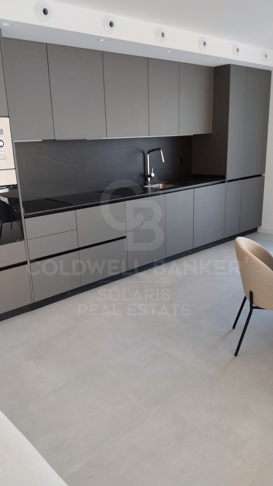 Appartement exclusif au rez-de-chaussée avec une grande terrasse privée à La Marina Beach Residential