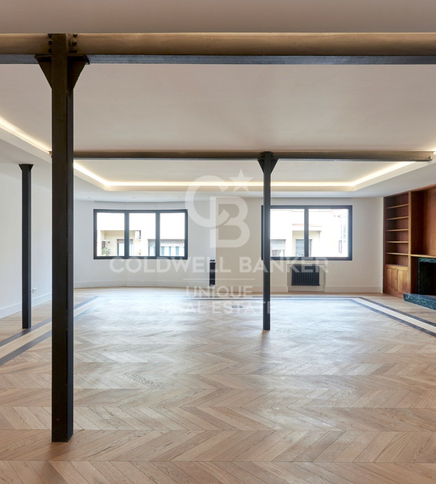 Piso exterior reformado con terraza y garaje en Lista, Madrid