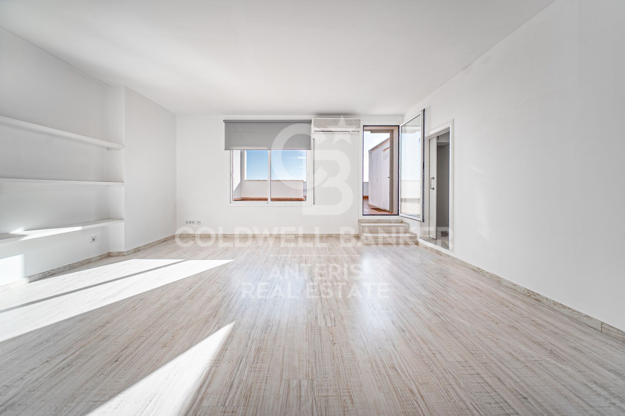 Penthouse in La Bonanova with two private terraces