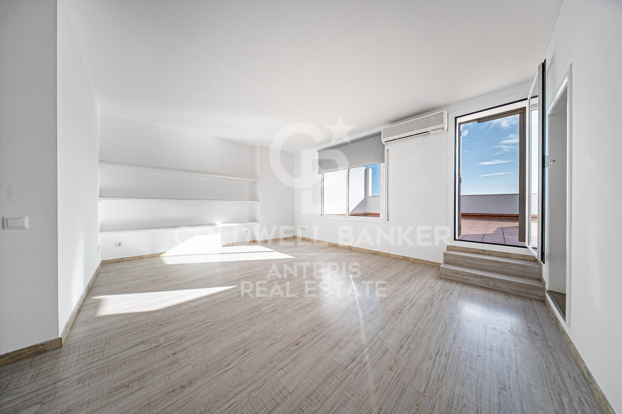 Penthouse in La Bonanova with two private terraces